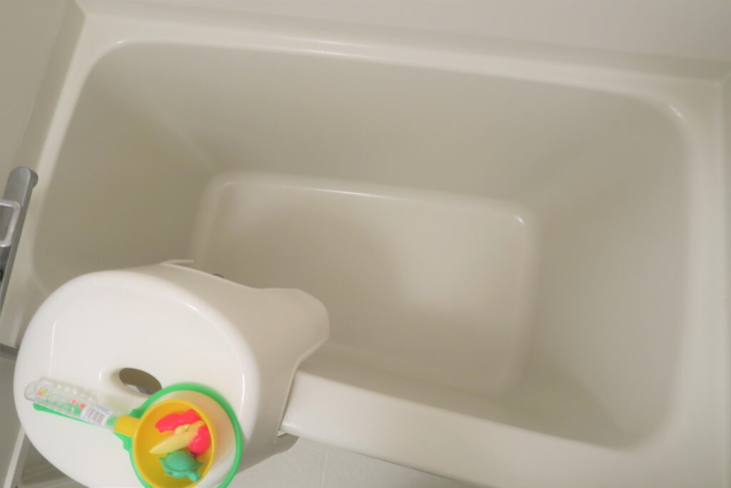シンプリストが行きついたシンプルなお風呂掃除アイテム「ニトリのアクリルバススポンジ」